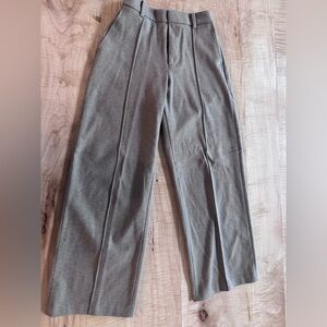 Uniglo Women’s Pleated Wide Leg Pamts